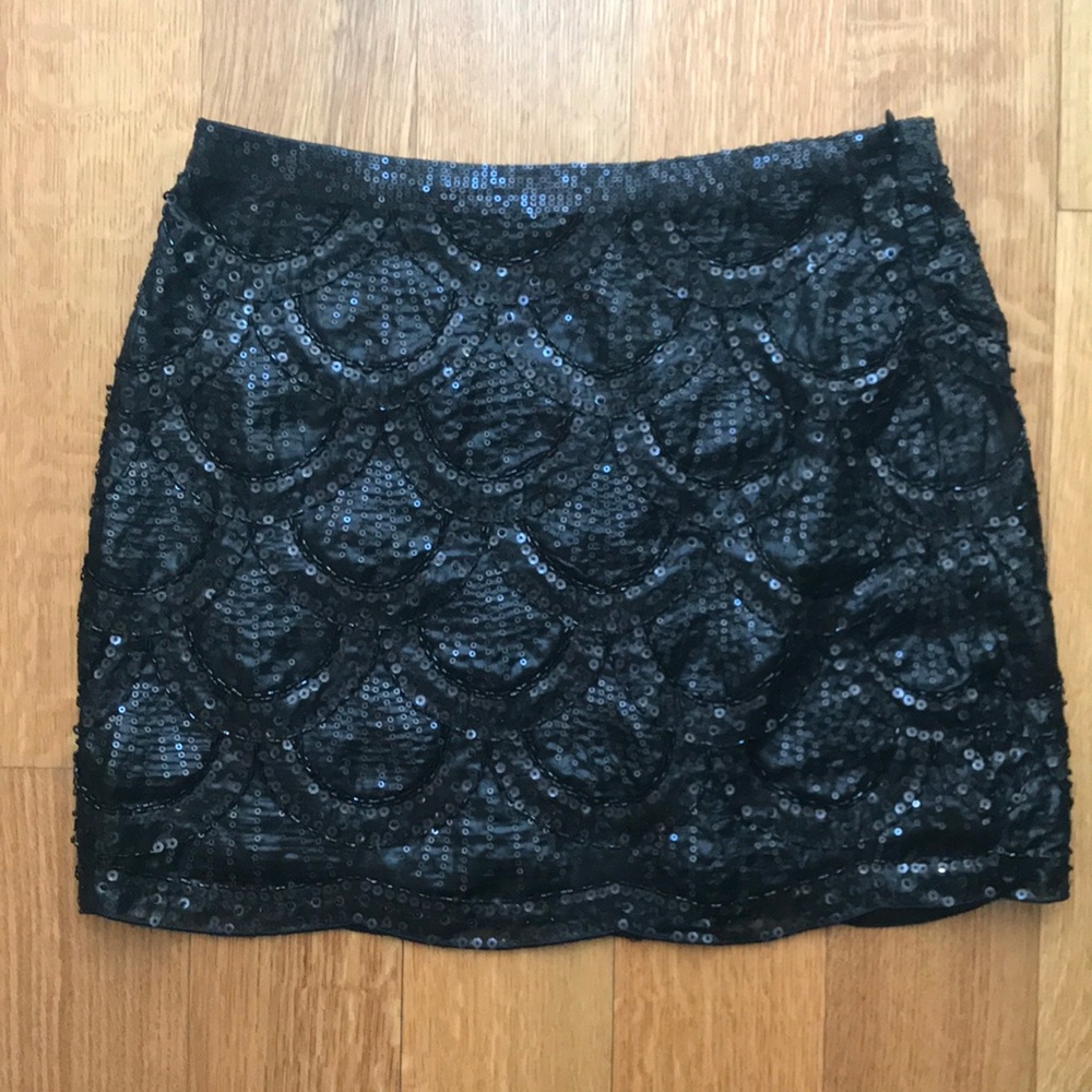 ✨ Black hand beaded mini skirt